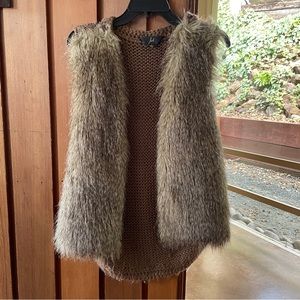Jack brown furry vest Large L